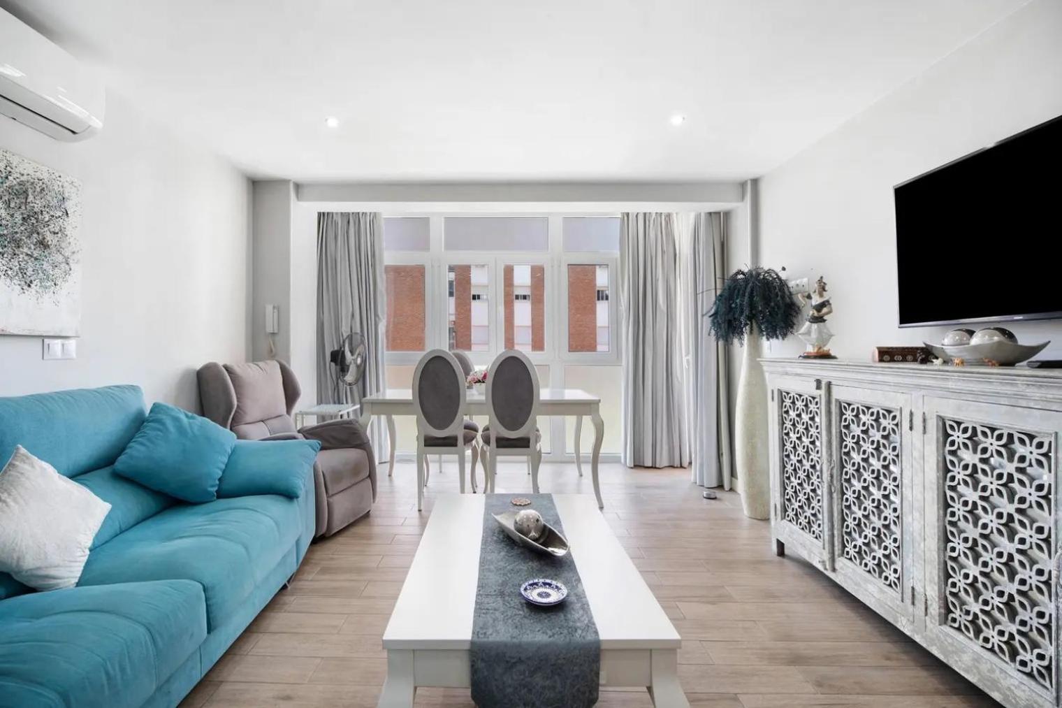 Cozy Room In Stylish Flat Just Steps From The Beach Кадис Екстериор снимка